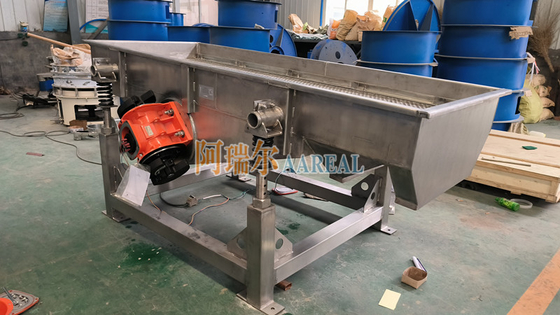 1000*2500mm góc điều chỉnh thép không gỉ 304 Linear Vibrating Sieve cho khối băng