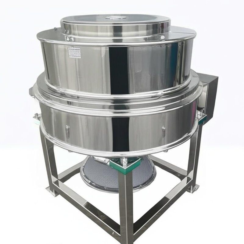 Máy sàng rung động cơ đủ công suất, cung cấp hệ thống loại bỏ tắc nghẽn lưới bằng bi silicon, bề mặt hoàn thiện gương, mang lại hiệu suất sàng lọc.